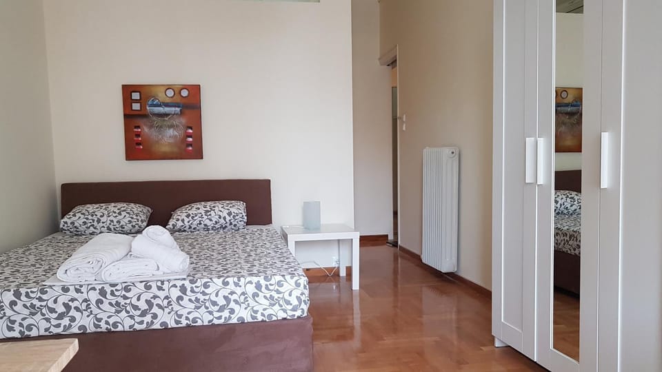 Menta errathens Apartment - Athens Center, 5 BD, 2 BATH Apartment in Athens