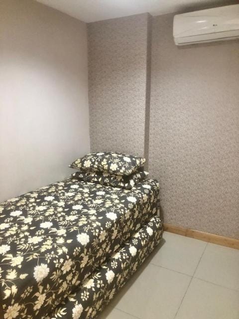 Bedroom, air conditioner