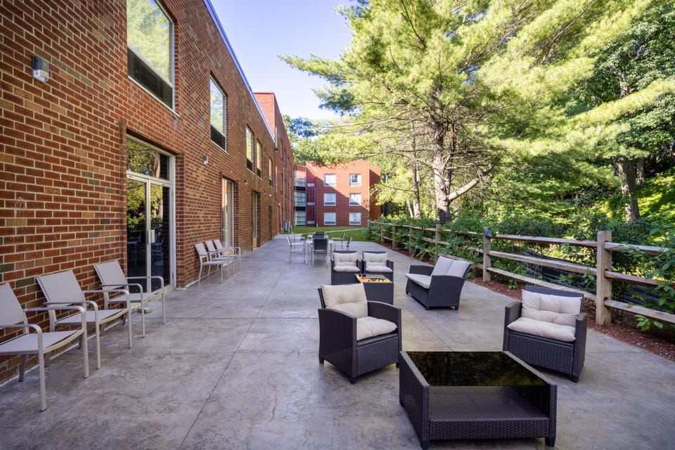 Property building, Patio, Day, View (from property/room), Balcony/Terrace, Seating area, Garden view, Location