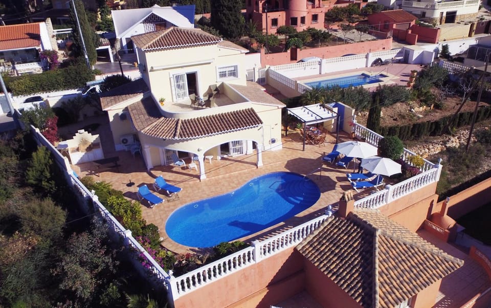 Property building, Bird's eye view, Swimming pool, sunbed