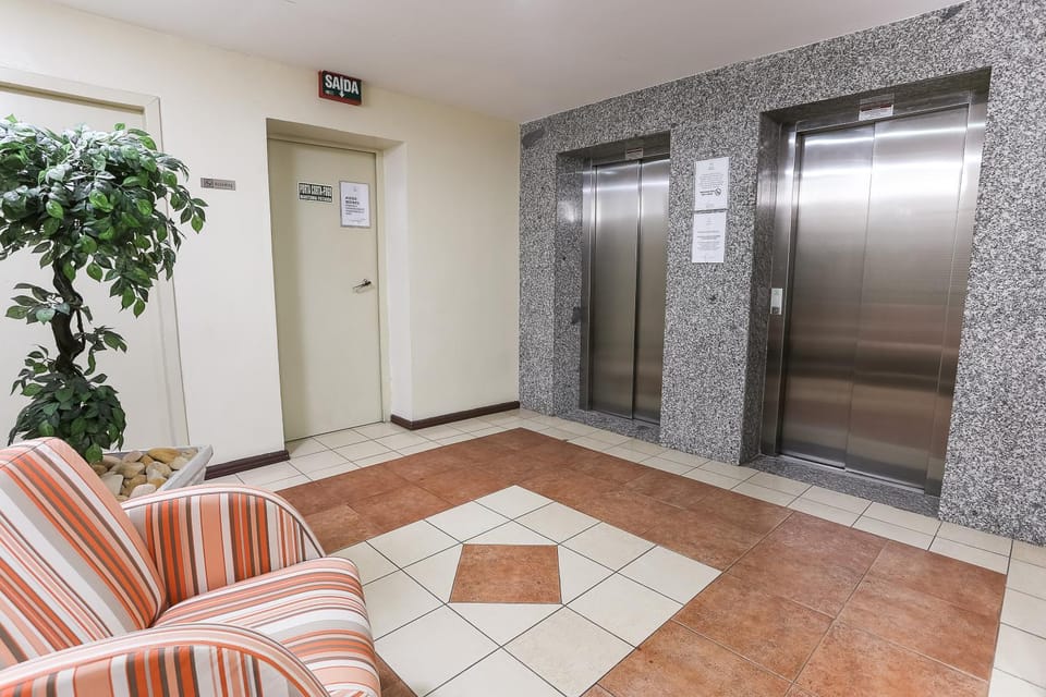 Facade/entrance, Lobby or reception, elevator