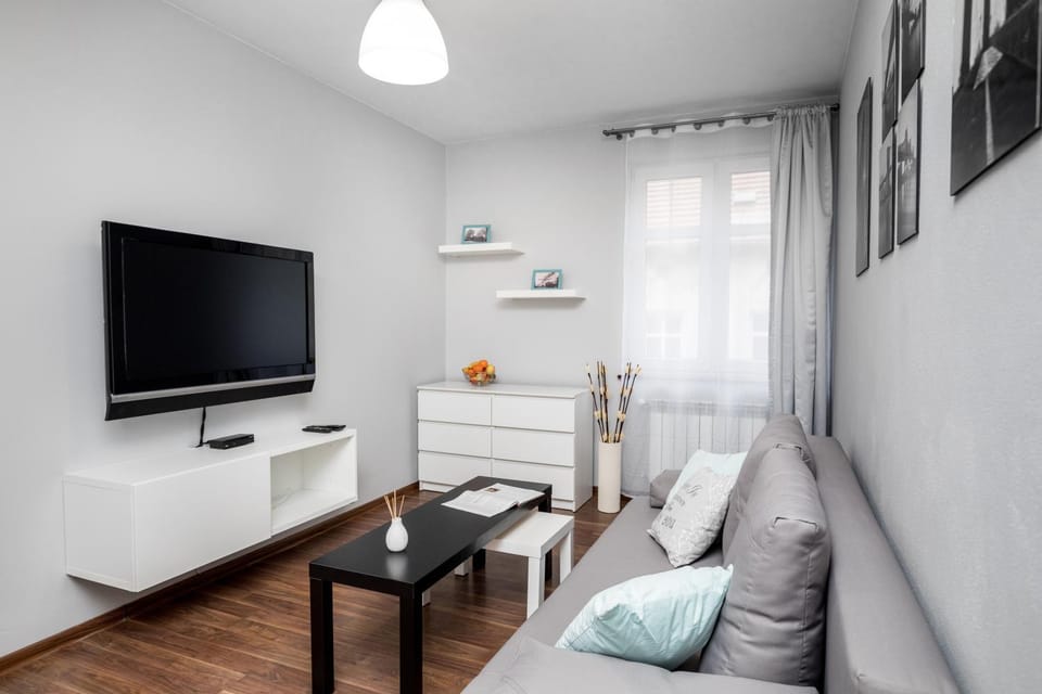 Bed, Living room, On site, Pets