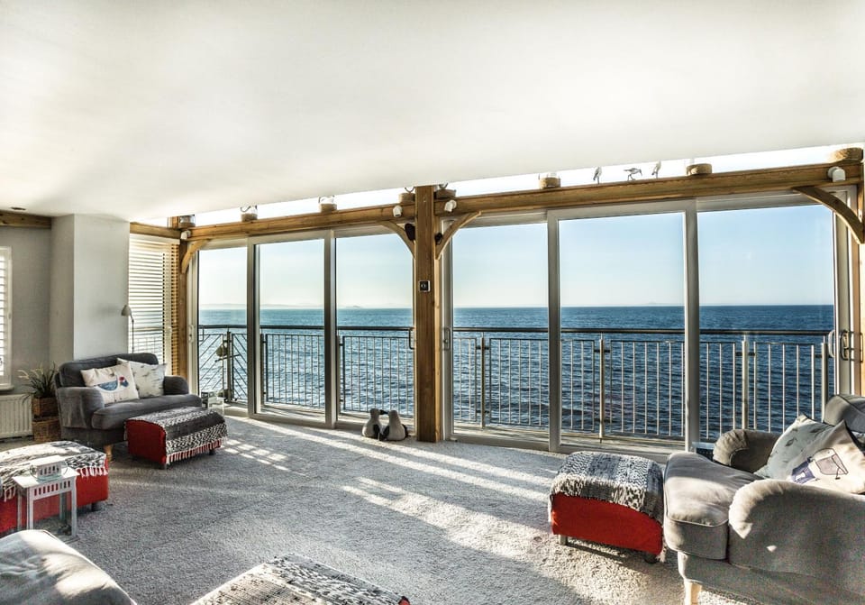 Living room, Sea view
