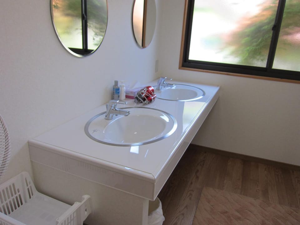 Day, Bathroom
