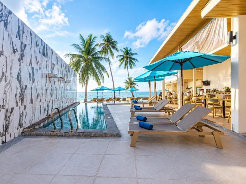 Day, Natural landscape, View (from property/room), Pool view, Sea view, Swimming pool, sunbed