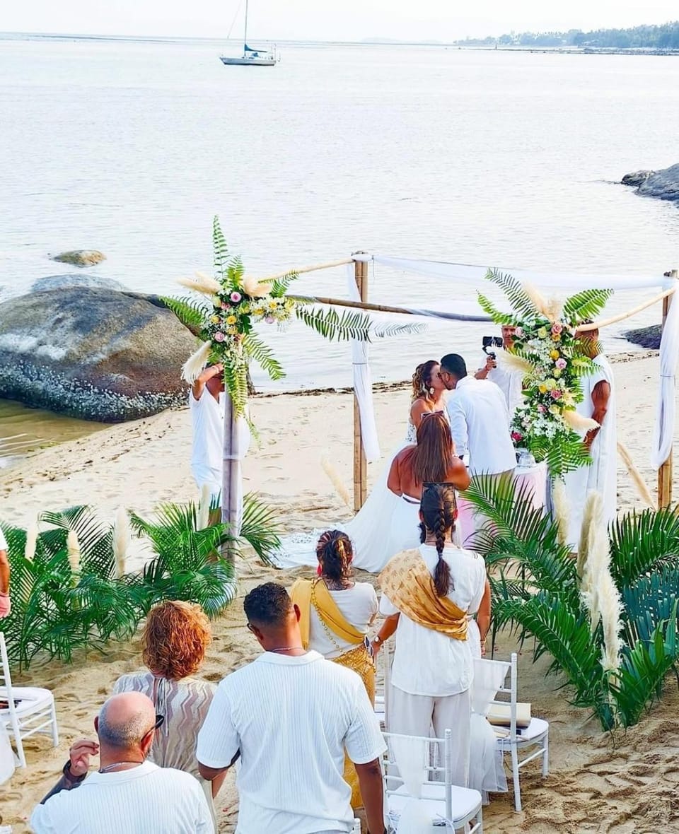Day, People, Natural landscape, Banquet/Function facilities, Beach, Sea view, group of guests, wedding