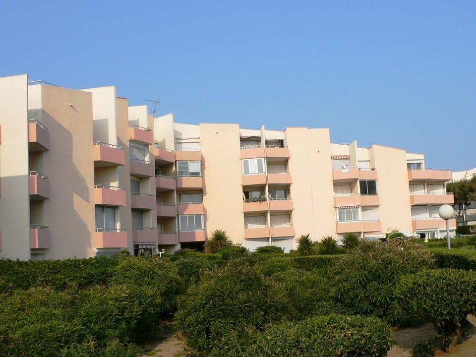 Confortable 2 pièces à Sète près de la mer avec terrasse et parking privé - FR-1-338-111 Apartment in Occitanie