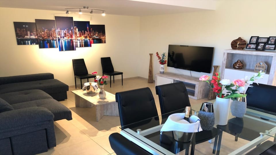 TV and multimedia, Living room, Dining area