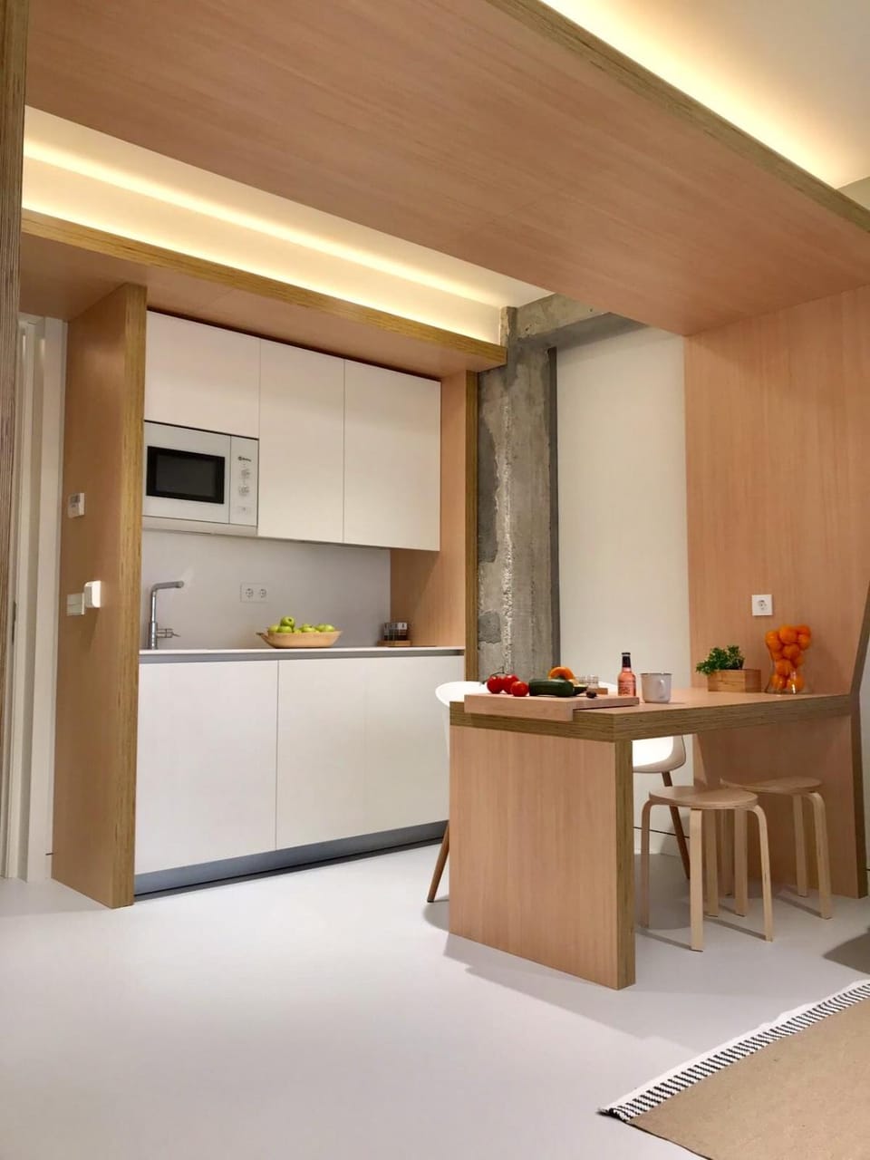 Kitchen or kitchenette, Dining area