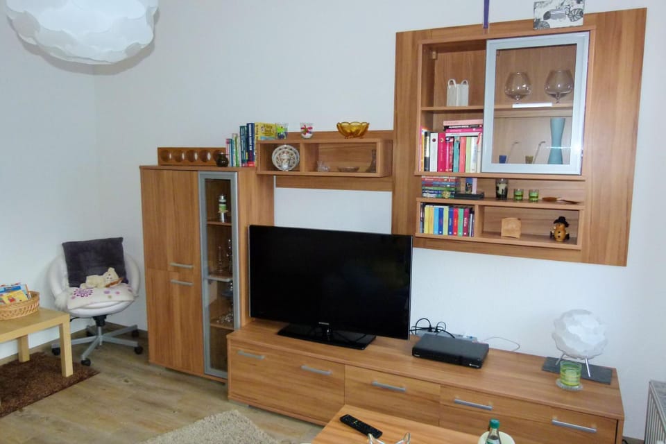 Living room, Photo of the whole room, Decorative detail