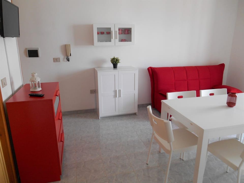 TV and multimedia, Living room, Photo of the whole room, Dining area