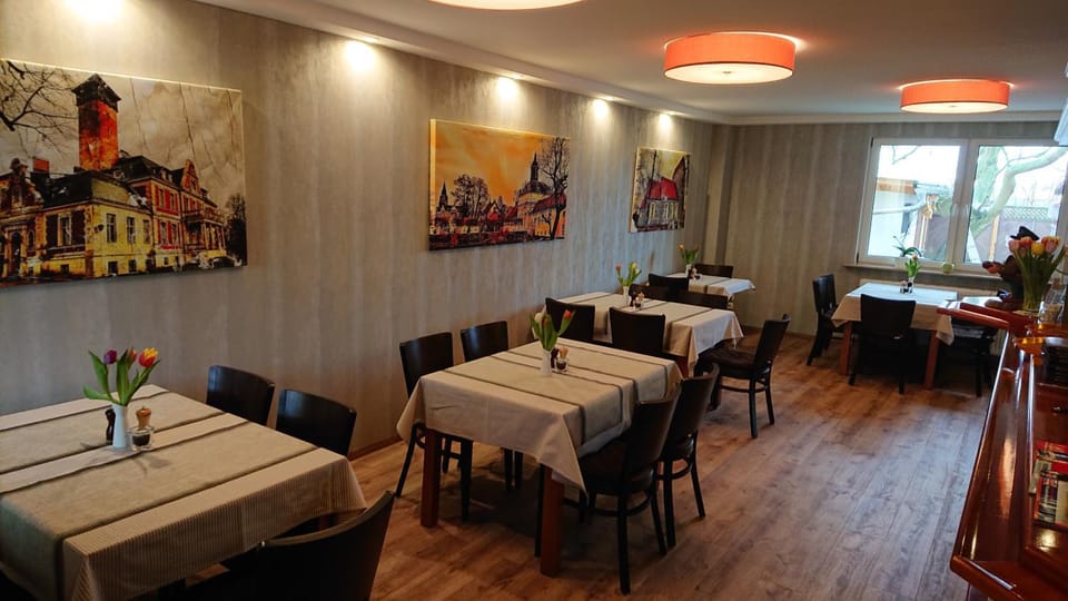 Restaurant/places to eat