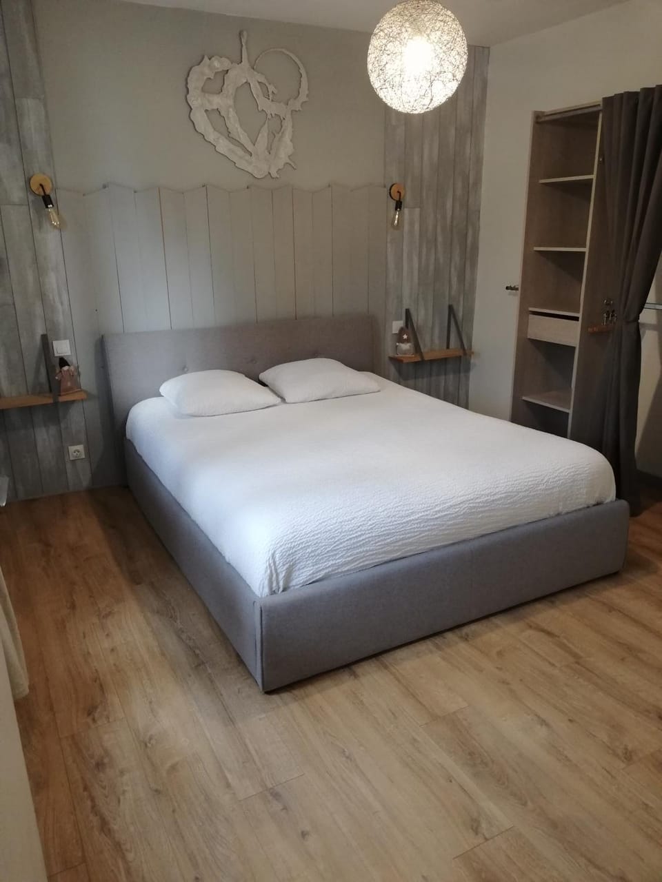Photo of the whole room