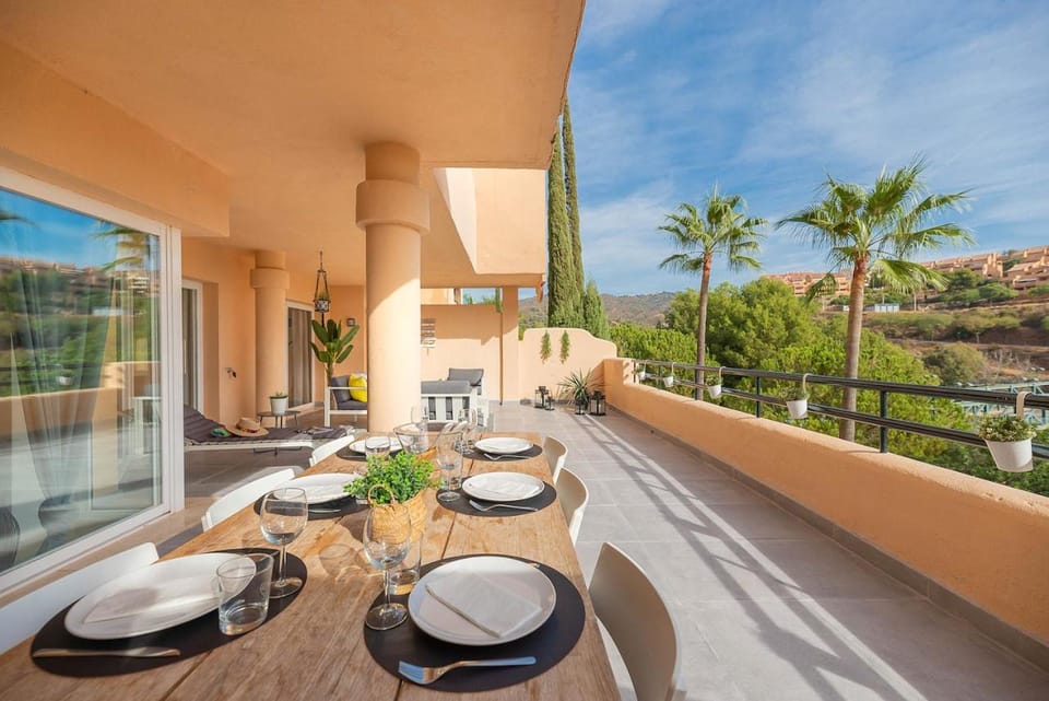 Patio, Dining area