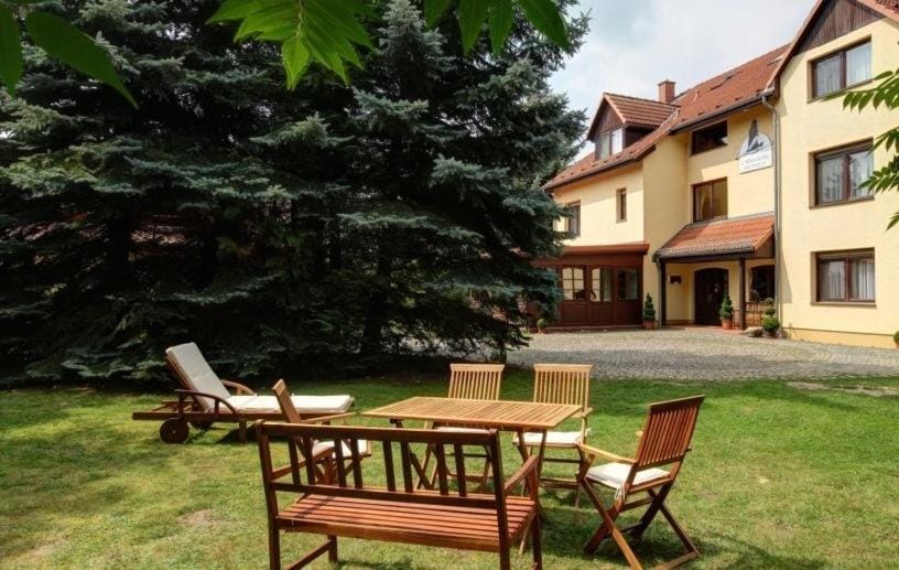 Property building, Day, Garden