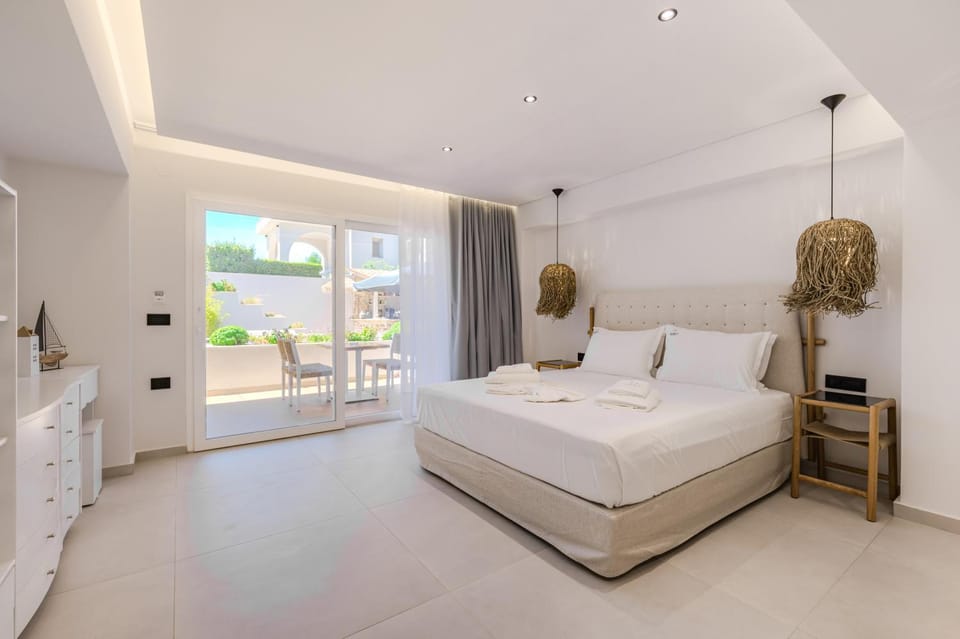 Bed, Photo of the whole room, Bedroom, towels, wardrobe