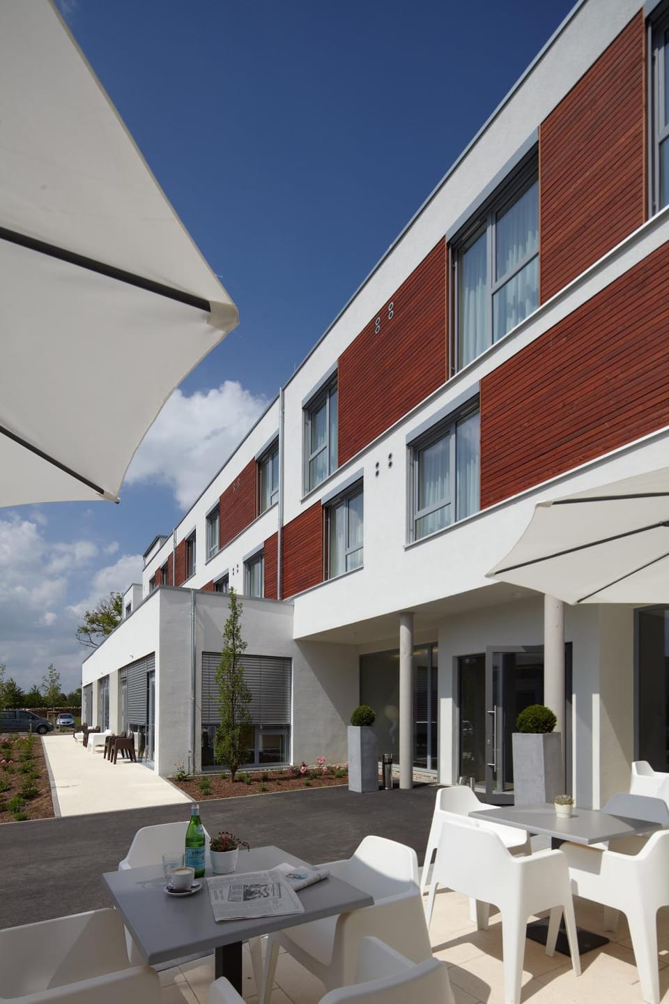 Facade/entrance, Balcony/Terrace