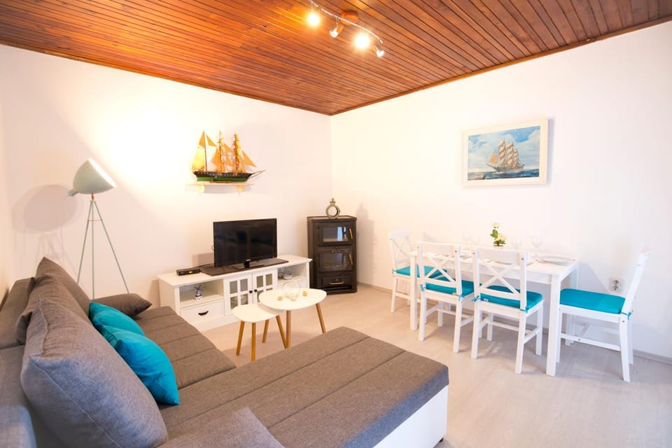 Corner Of Joy Apartment in Vis