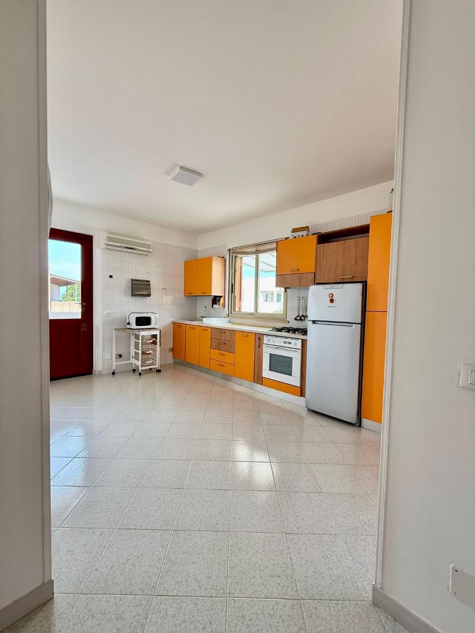 Kitchen or kitchenette, oven, stove