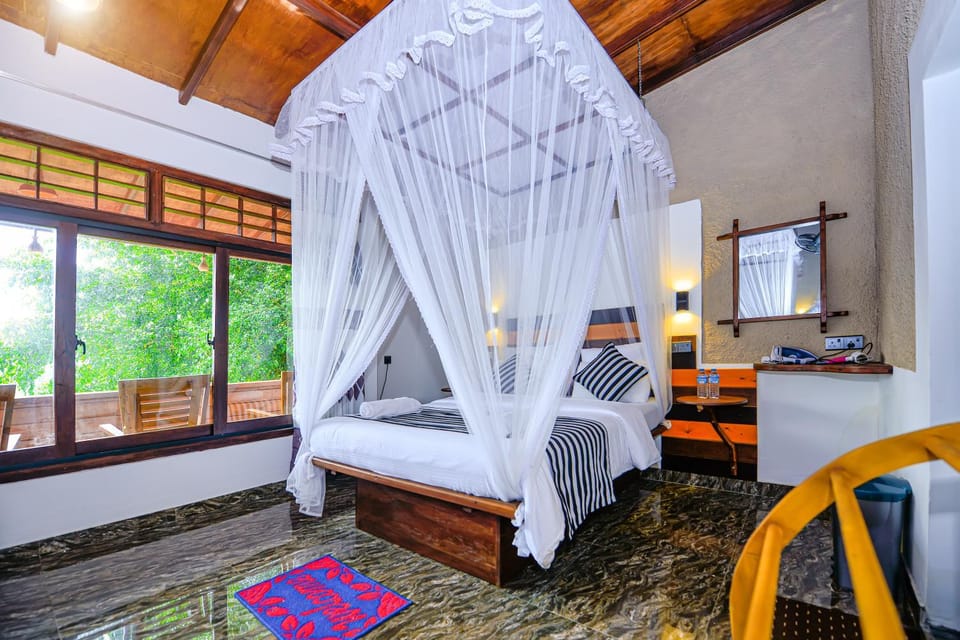 Bed, Living room