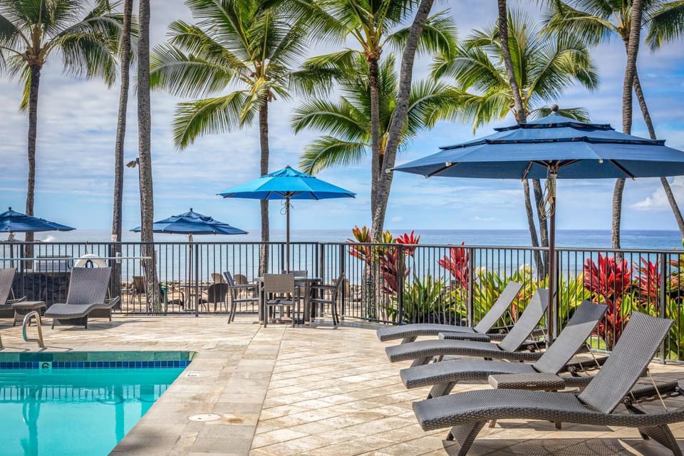 Day, Beach, Pool view, Sea view, Swimming pool, sunbed