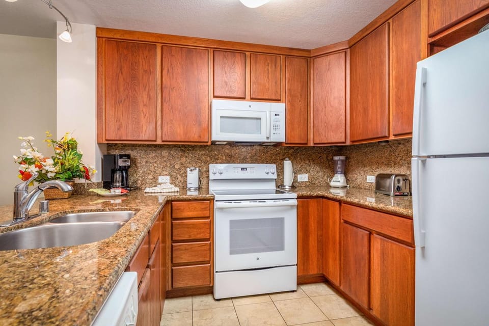 Kitchen or kitchenette, Beach, dishwasher, microwave, oven, stove, toaster