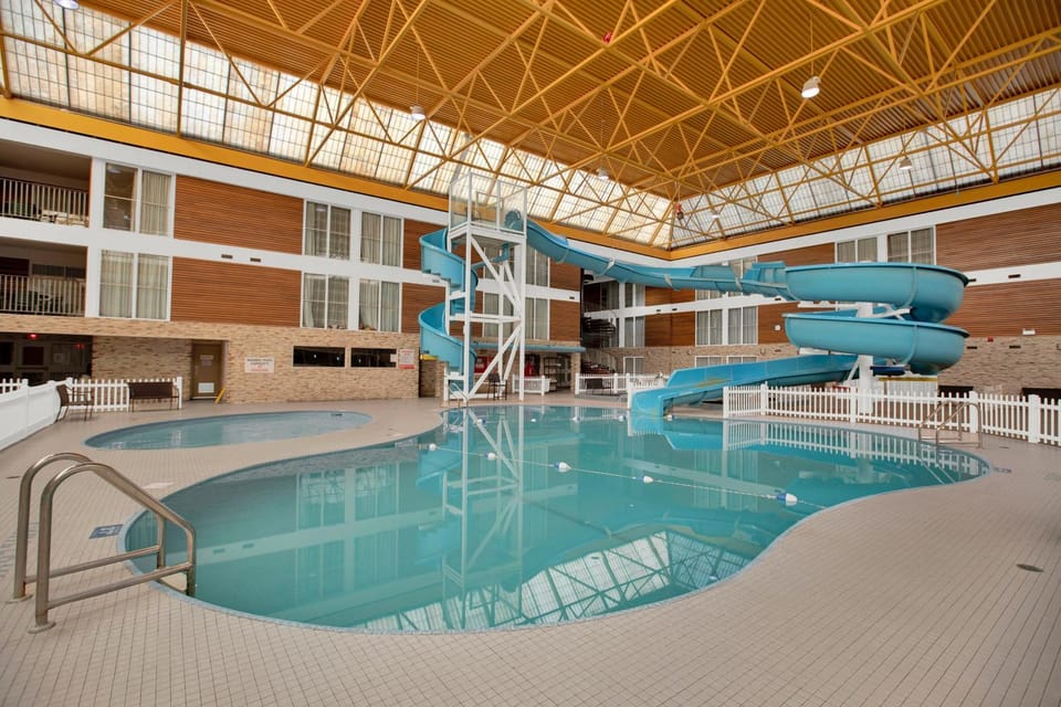 Aqua park, Swimming pool