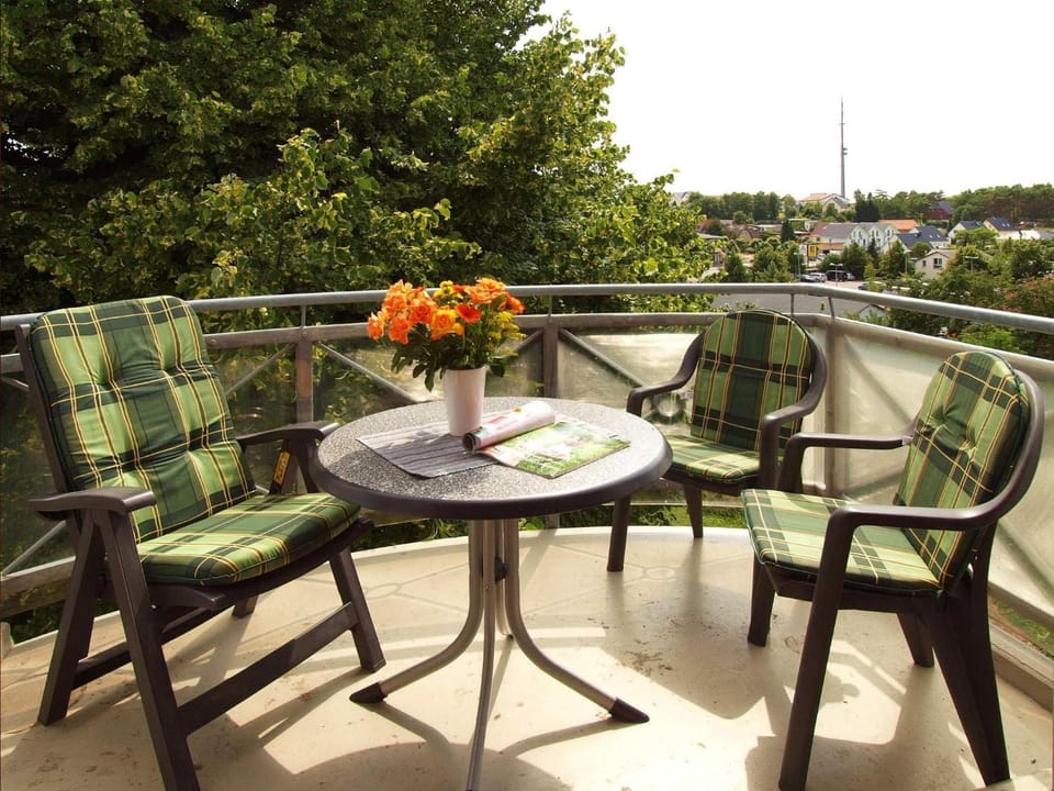 View (from property/room), Balcony/Terrace, Seating area, Garden view