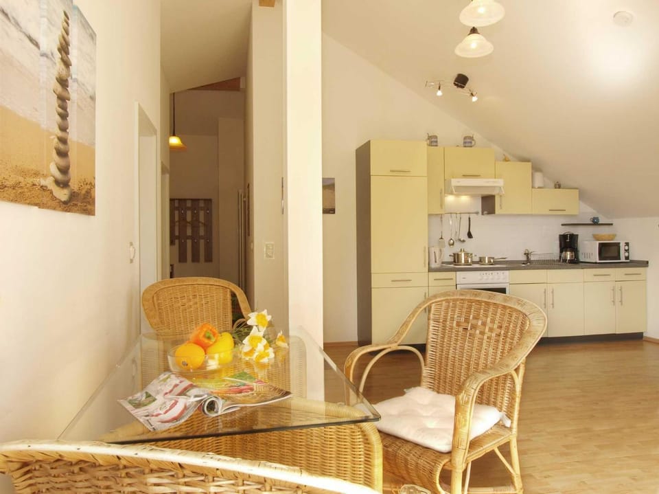 Kitchen or kitchenette, Living room, Dining area, minibar, pet friendly, stove