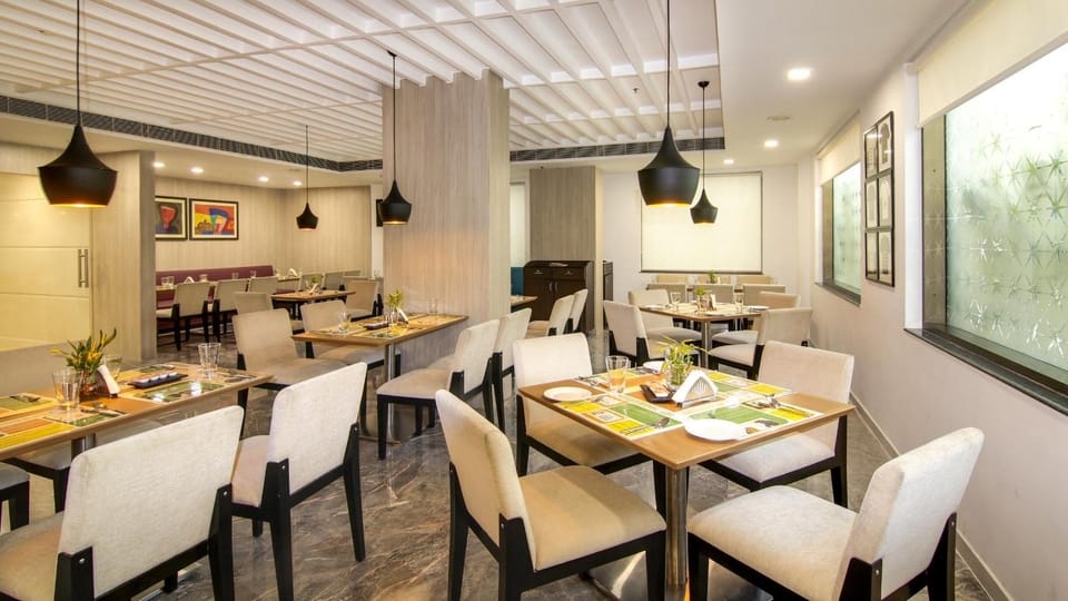 Restaurant/places to eat, Buffet breakfast