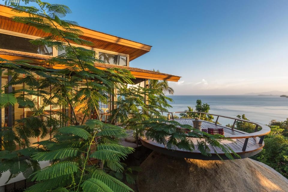 Property building, Day, Natural landscape, Garden, View (from property/room), Balcony/Terrace, Garden view, Sea view