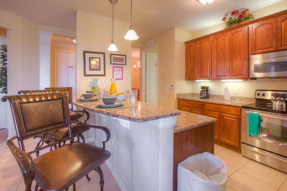 Lovely Third-Floor Vista Cay Resort Condo House in Orlando