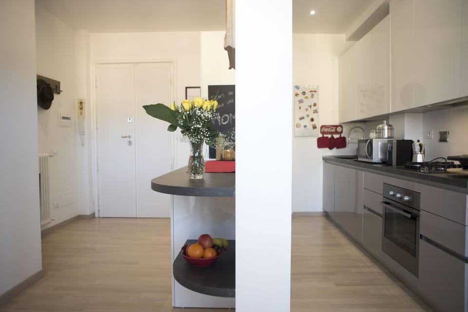 Coffee/tea facilities, Kitchen or kitchenette, Dining area