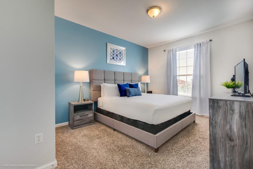 Stunning Top-Floor Condo, next to Clubhouse Apartment in Highlands Reserve