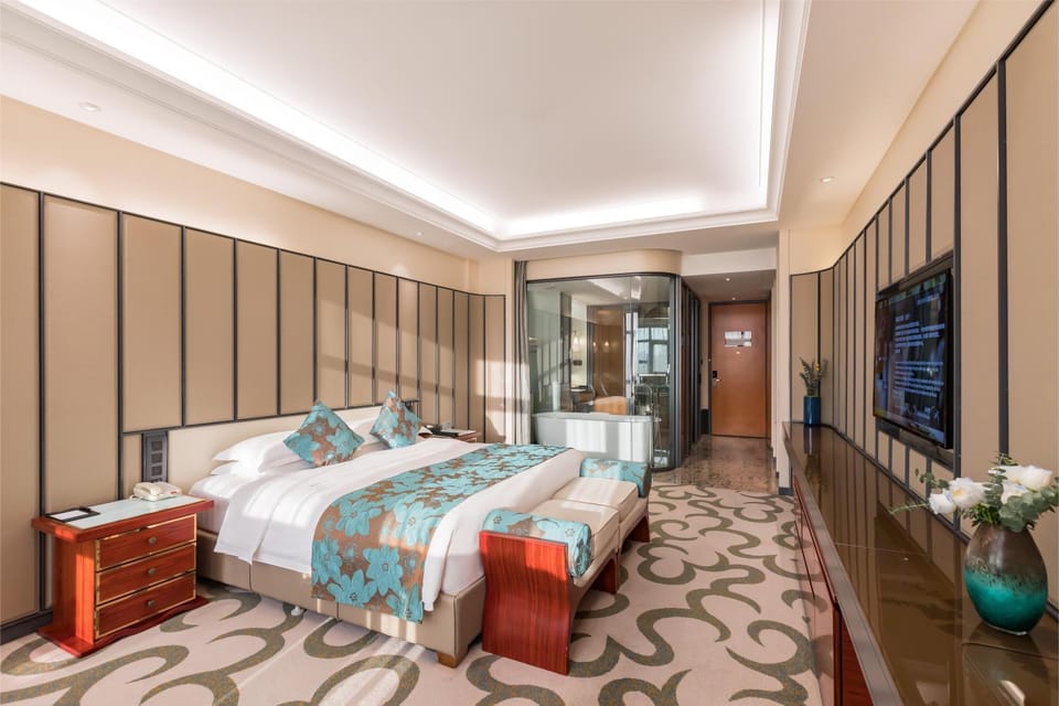 Bed, TV and multimedia, Photo of the whole room, Bedroom, wardrobe