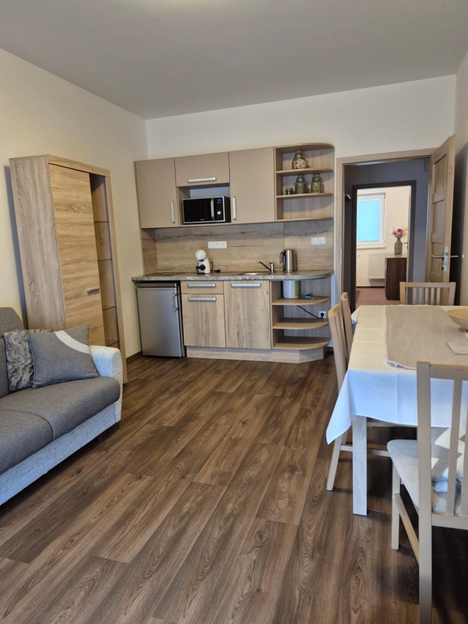 Communal lounge/ TV room, Kitchen or kitchenette, Dining area, internet, microwave, toaster