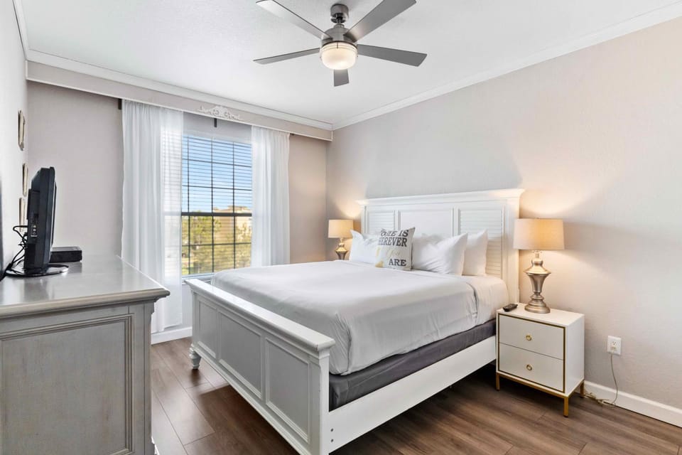 Modern Vista Cay Condo, near Universal Studios Apartment in Orlando