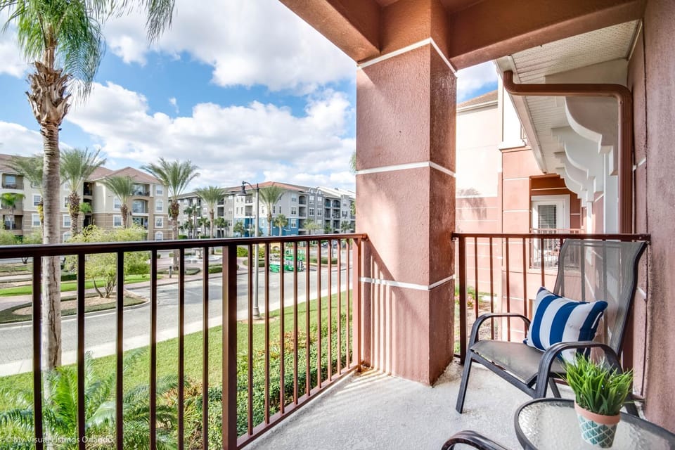 Spacious Condo Near Convention Ctr & I-Drive, Pool Apartment in Highlands Reserve