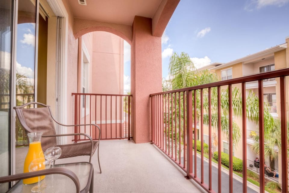 Lovely Vista Cay Resort Condo, Near ClubhousePool Apartment in Highlands Reserve