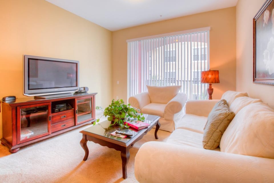 Lovely Vista Cay Resort Condo, Near ClubhousePool Apartment in Highlands Reserve