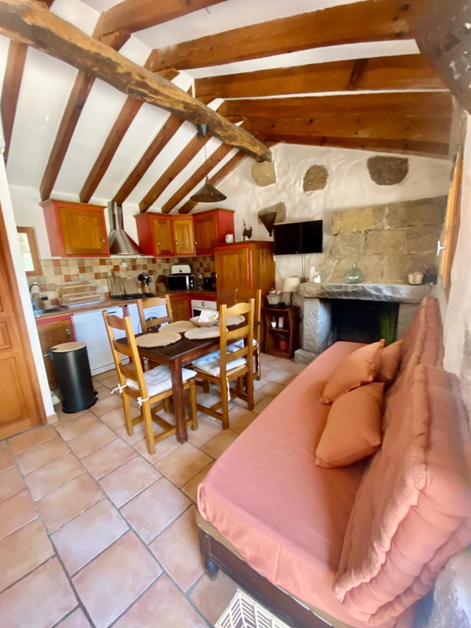 Kitchen or kitchenette, Living room