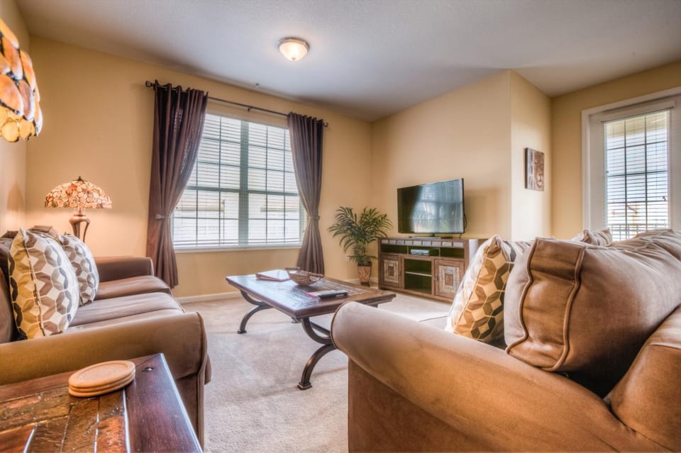 Luxurious Condo wPrivate Balcony AMAZING View Apartment in Orlando