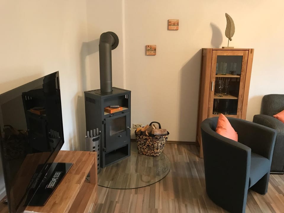 Living room, Photo of the whole room, Decorative detail