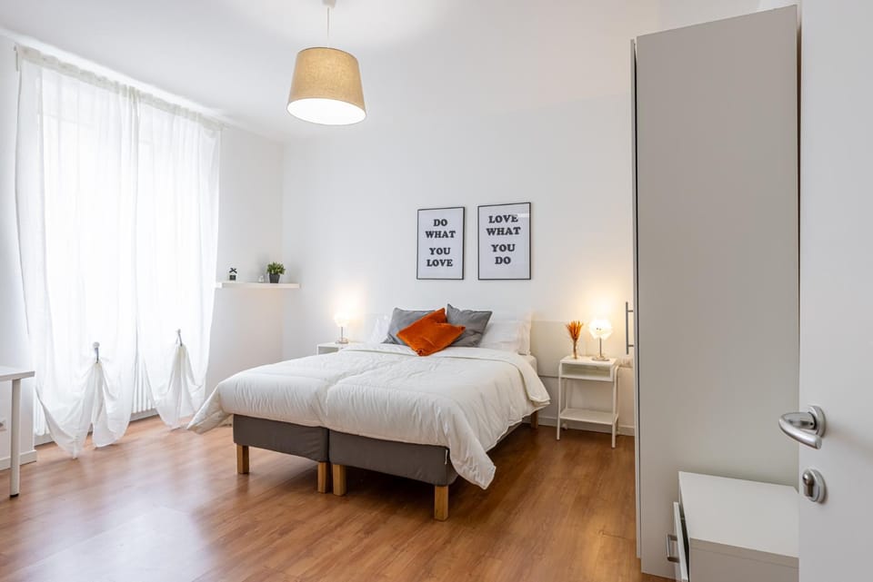 Bed, Photo of the whole room, Bedroom, wardrobe