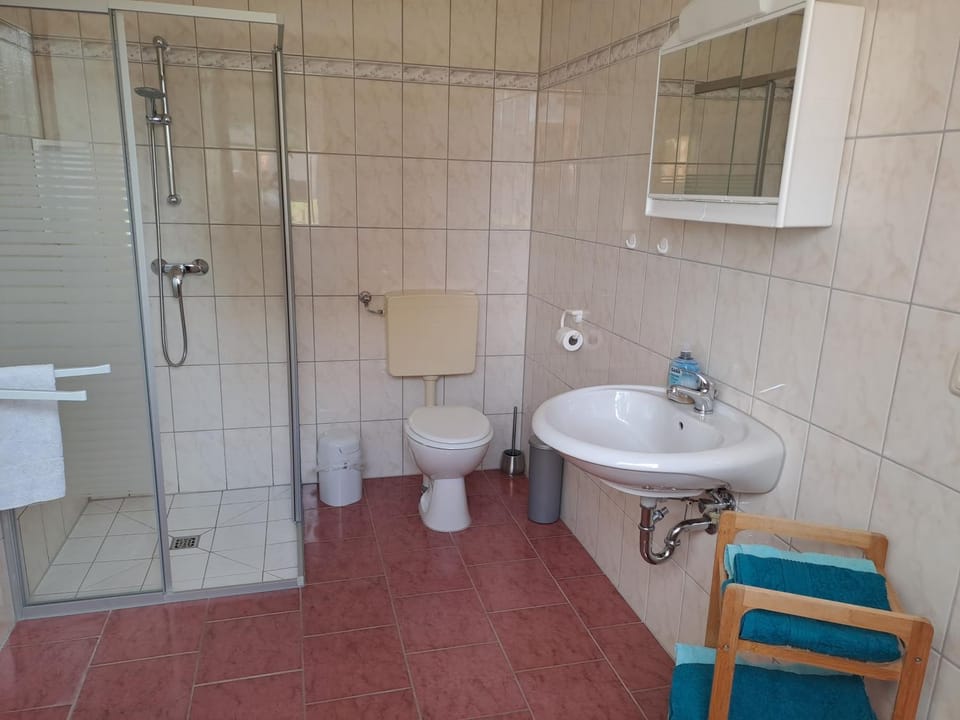 Shower, Toilet, Bathroom