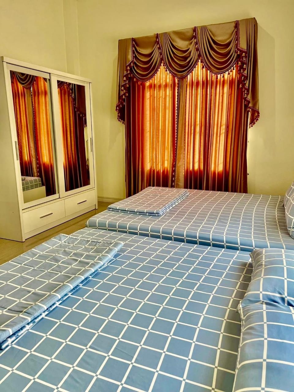 บ้านแสนรักโฮมสเตย์สัตหีบ Bed and Breakfast in Chon Buri Changwat