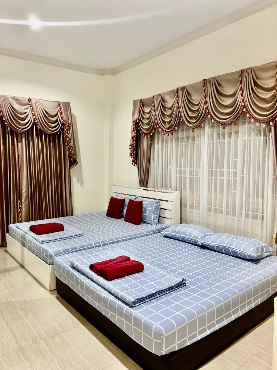 บ้านแสนรักโฮมสเตย์สัตหีบ Bed and Breakfast in Chon Buri Changwat