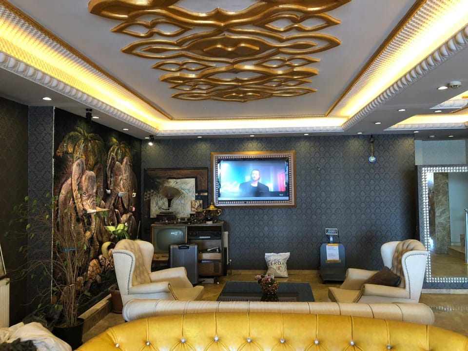 TV and multimedia, Seating area