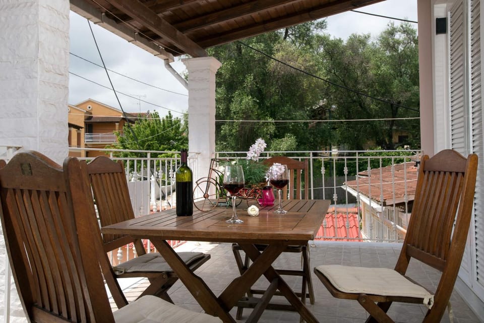 Patio, Balcony/Terrace, Dining area, Quiet street view