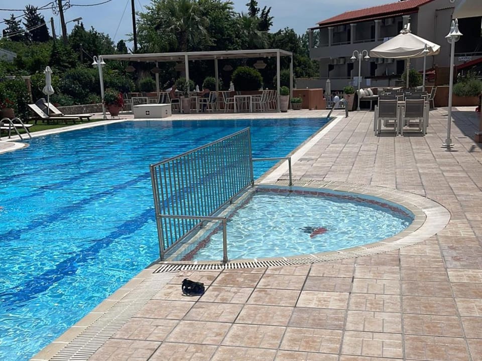Swimming pool